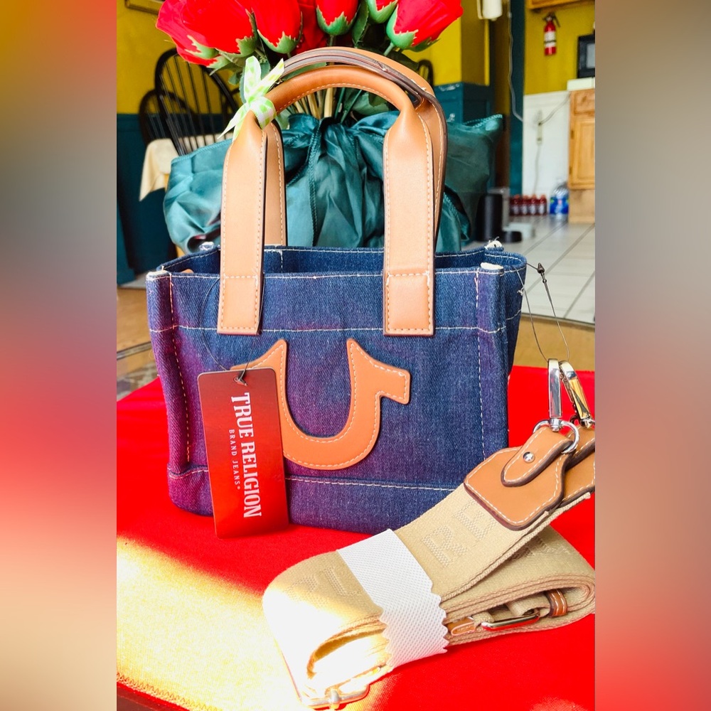 True religion bag 🧲🐴🖤